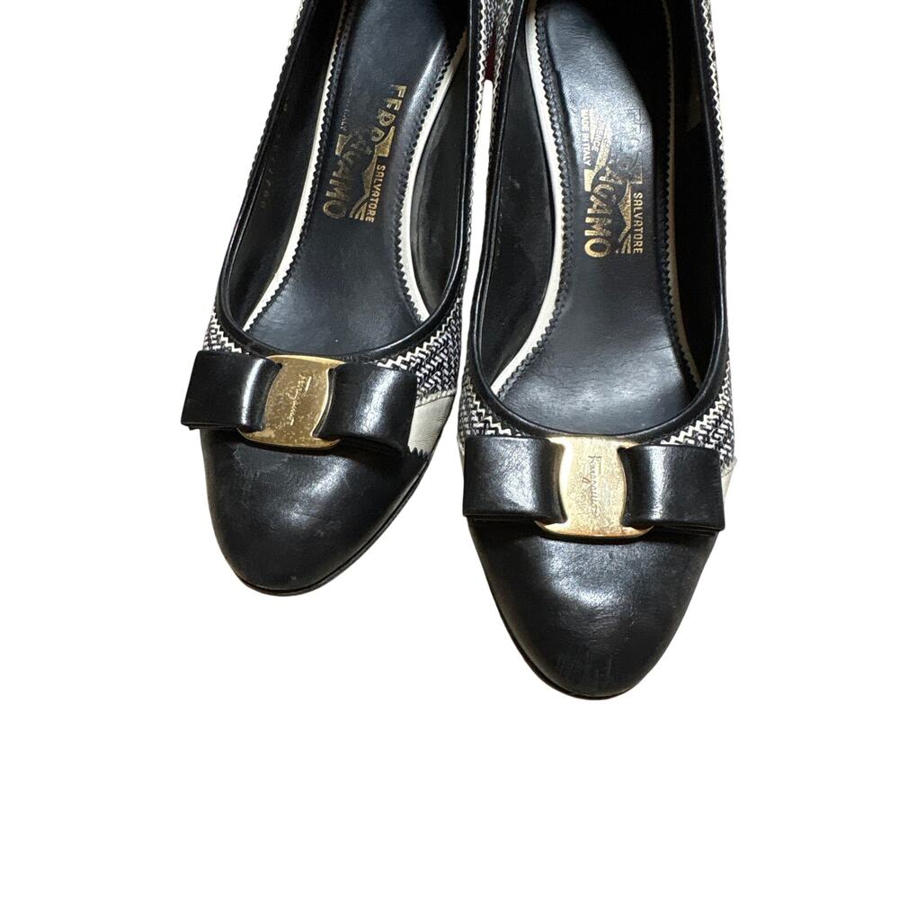 Salvatore Ferragamo Eloisa Bow Pumps Black Cream Woven 9B $1050 - Picture 8 of 10